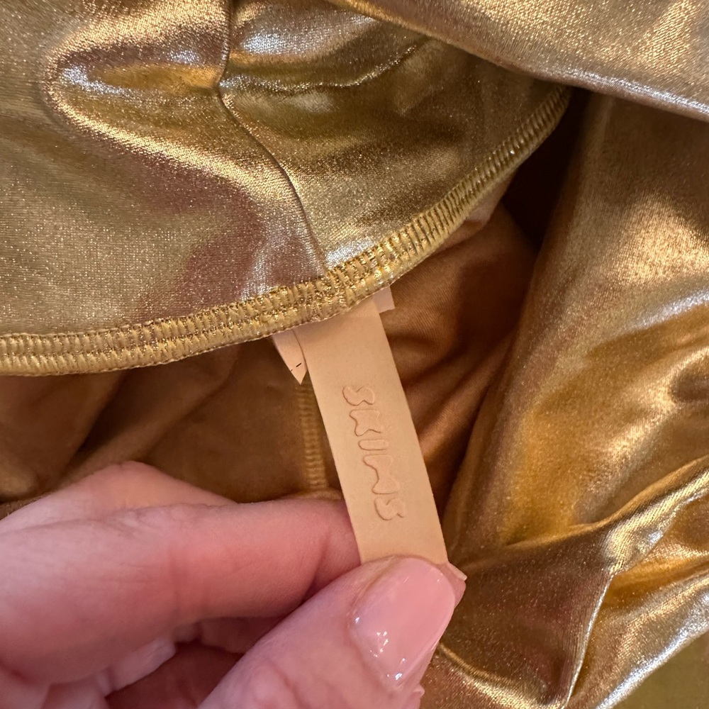 SKIMS Metallic Gold Swim Sarong Mini Skirt - Picture 4 of 5